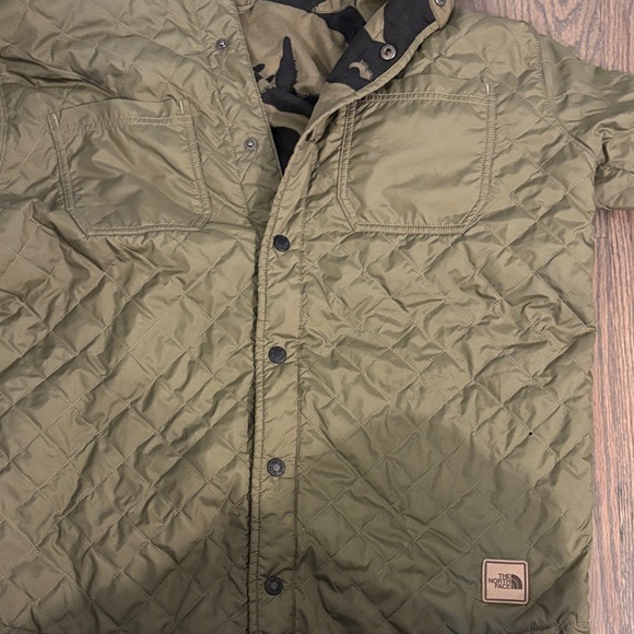 Men's North Fave Quilted Fort Point Jacket in Olive Green, Insulated, Like New! - Picture 4 of 10
